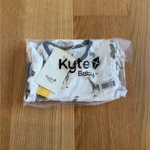 Kyte Baby Long Sleeve Pajamas in Giraffe Size 18-24 months